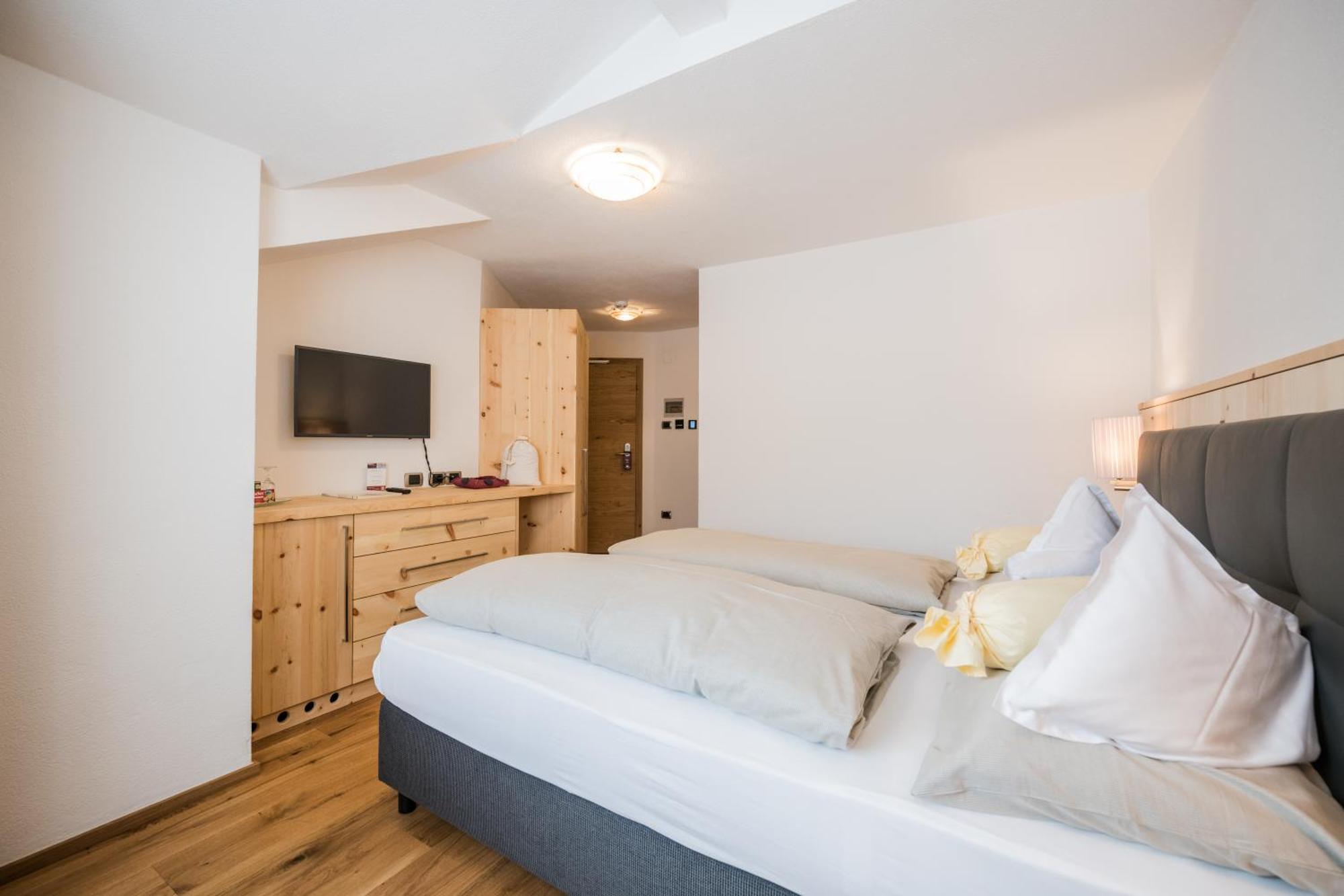 Alpenwellnesshotel St. Veit Sexten Esterno foto