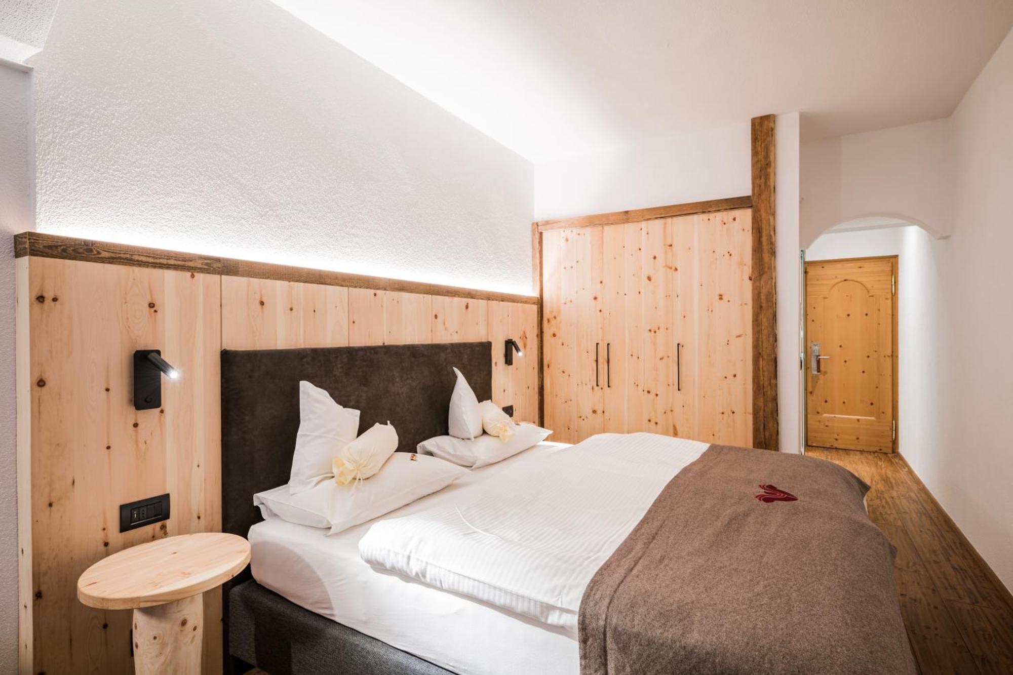 Alpenwellnesshotel St. Veit Sexten Esterno foto