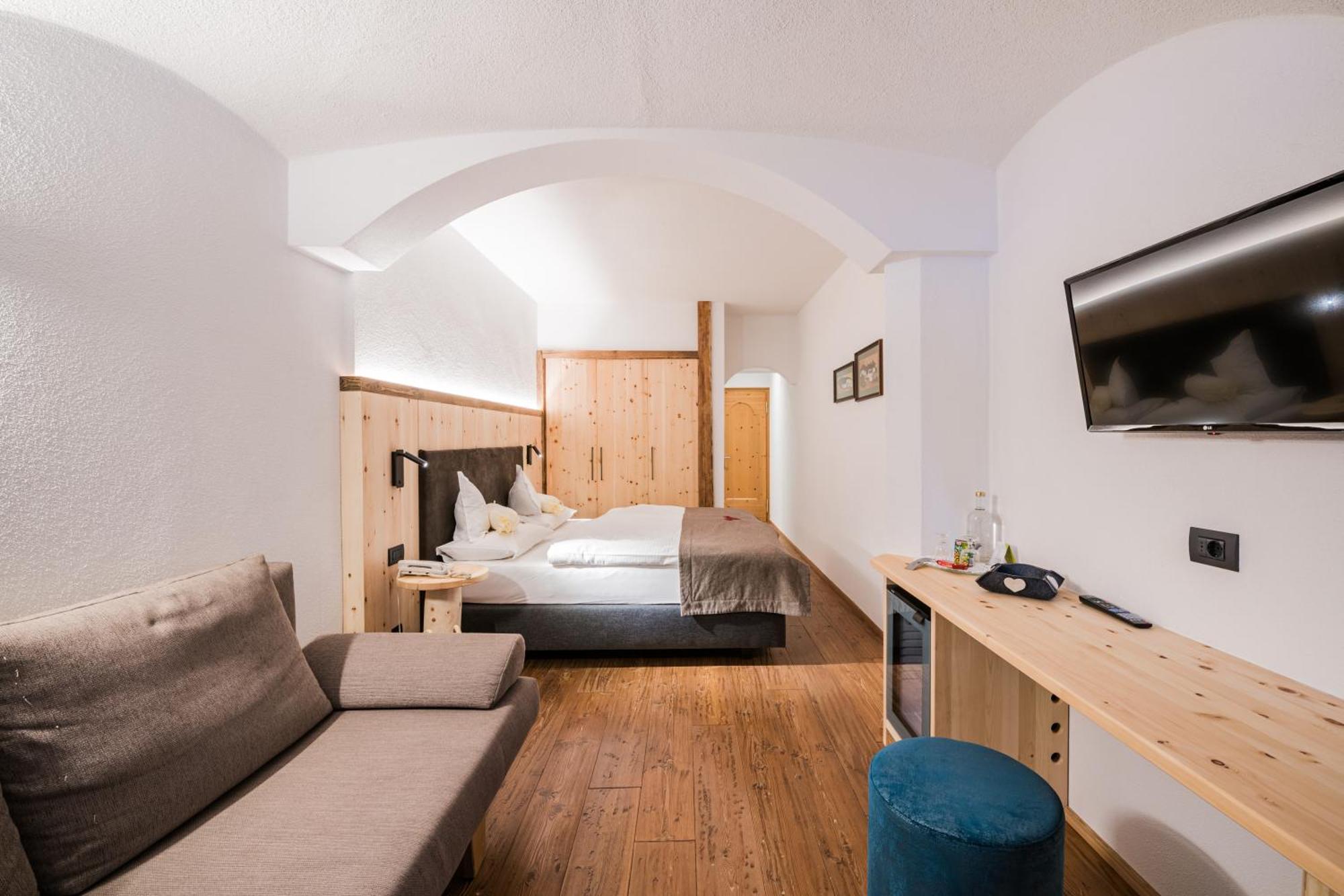 Alpenwellnesshotel St. Veit Sexten Esterno foto