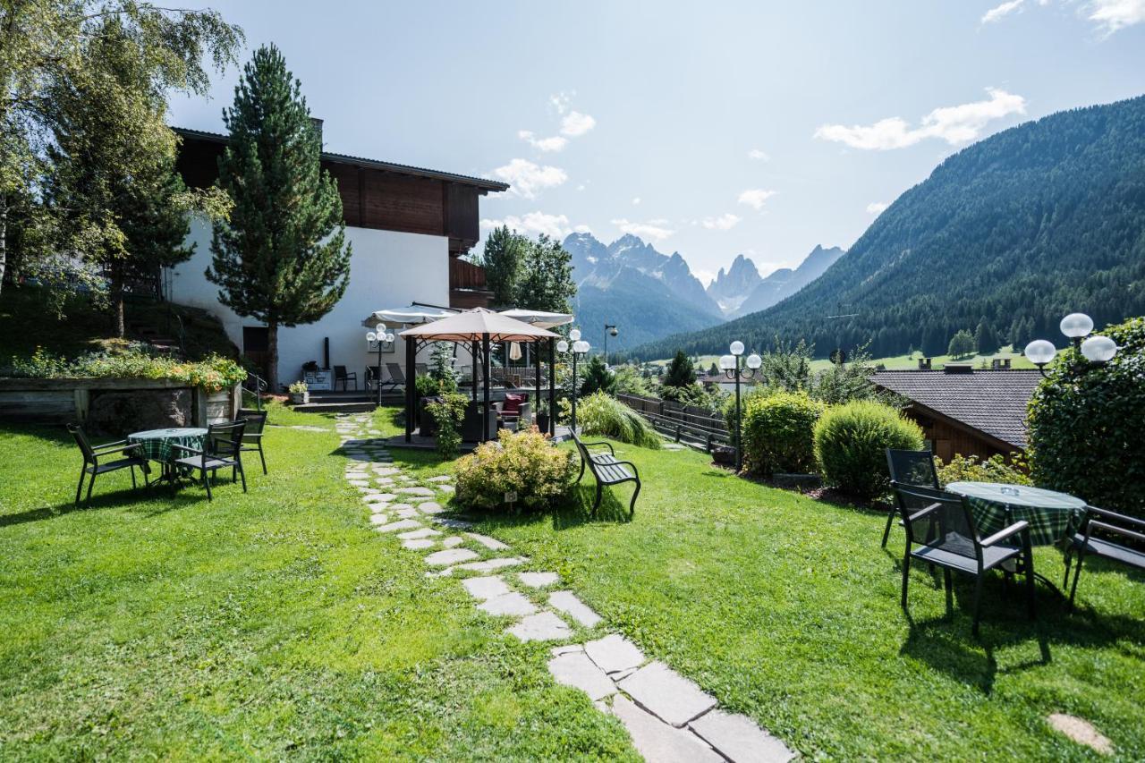 Alpenwellnesshotel St. Veit Sexten Esterno foto
