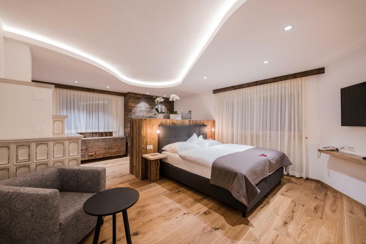 Alpenwellnesshotel St. Veit Sexten Esterno foto